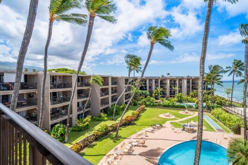 Appartamento Hale Ono Loa 403- Top Floor, Ocean View, & Complete Modern Remodel Kahana Esterno foto