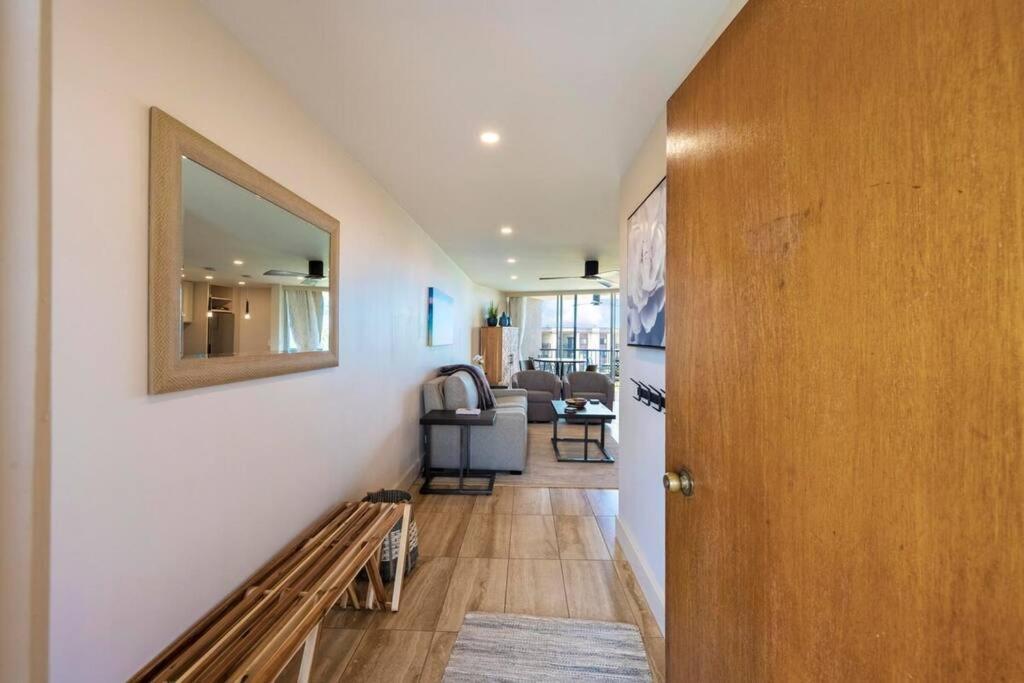 Appartamento Hale Ono Loa 403- Top Floor, Ocean View, & Complete Modern Remodel Kahana Esterno foto