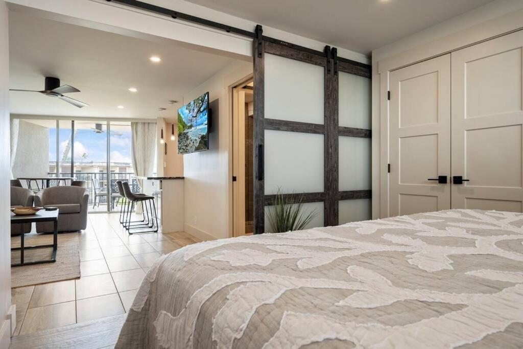 Appartamento Hale Ono Loa 403- Top Floor, Ocean View, & Complete Modern Remodel Kahana Esterno foto