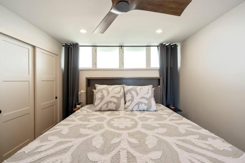 Appartamento Hale Ono Loa 403- Top Floor, Ocean View, & Complete Modern Remodel Kahana Esterno foto