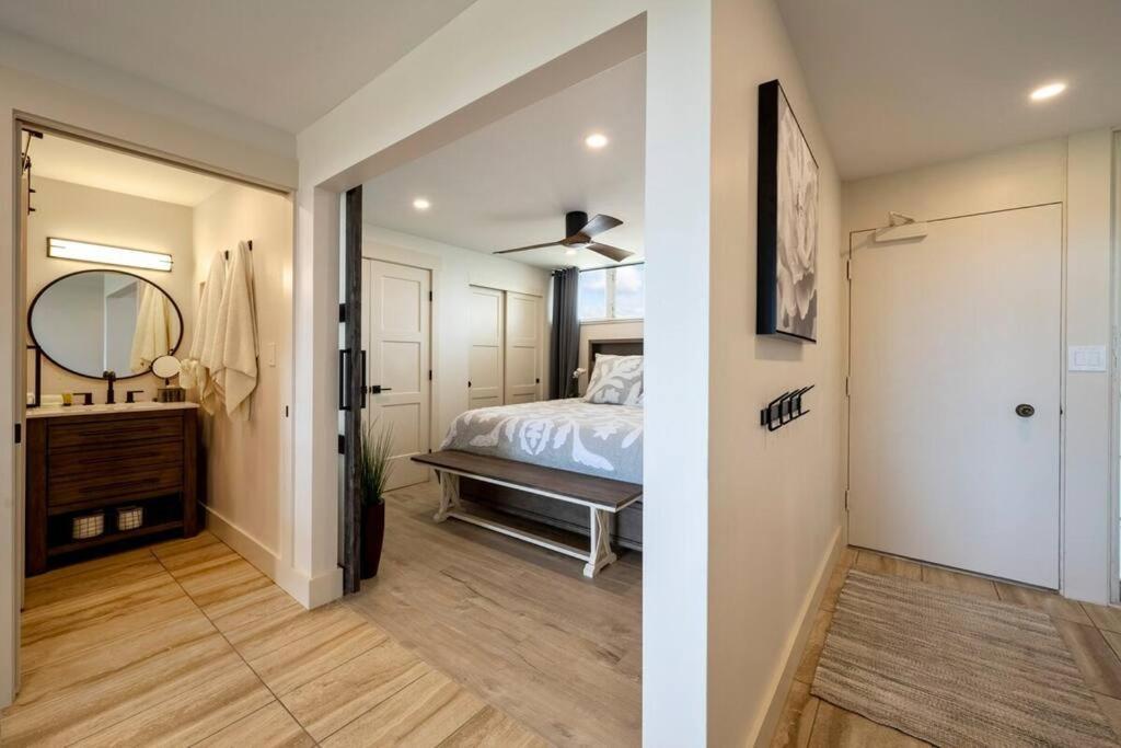 Appartamento Hale Ono Loa 403- Top Floor, Ocean View, & Complete Modern Remodel Kahana Esterno foto