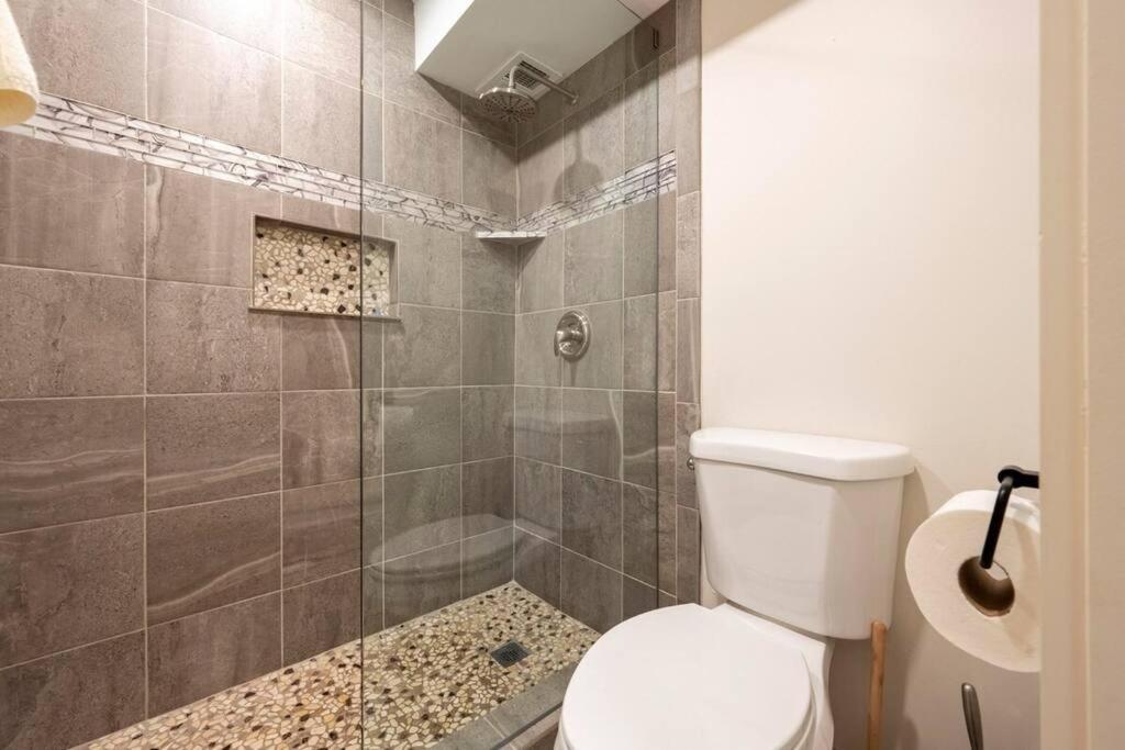 Appartamento Hale Ono Loa 403- Top Floor, Ocean View, & Complete Modern Remodel Kahana Esterno foto